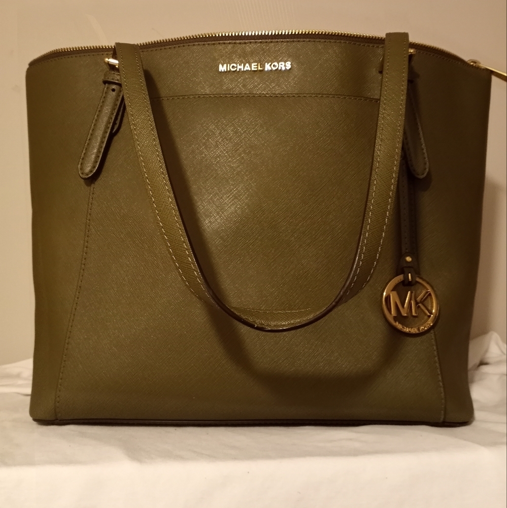 Olive Michael Kors purse